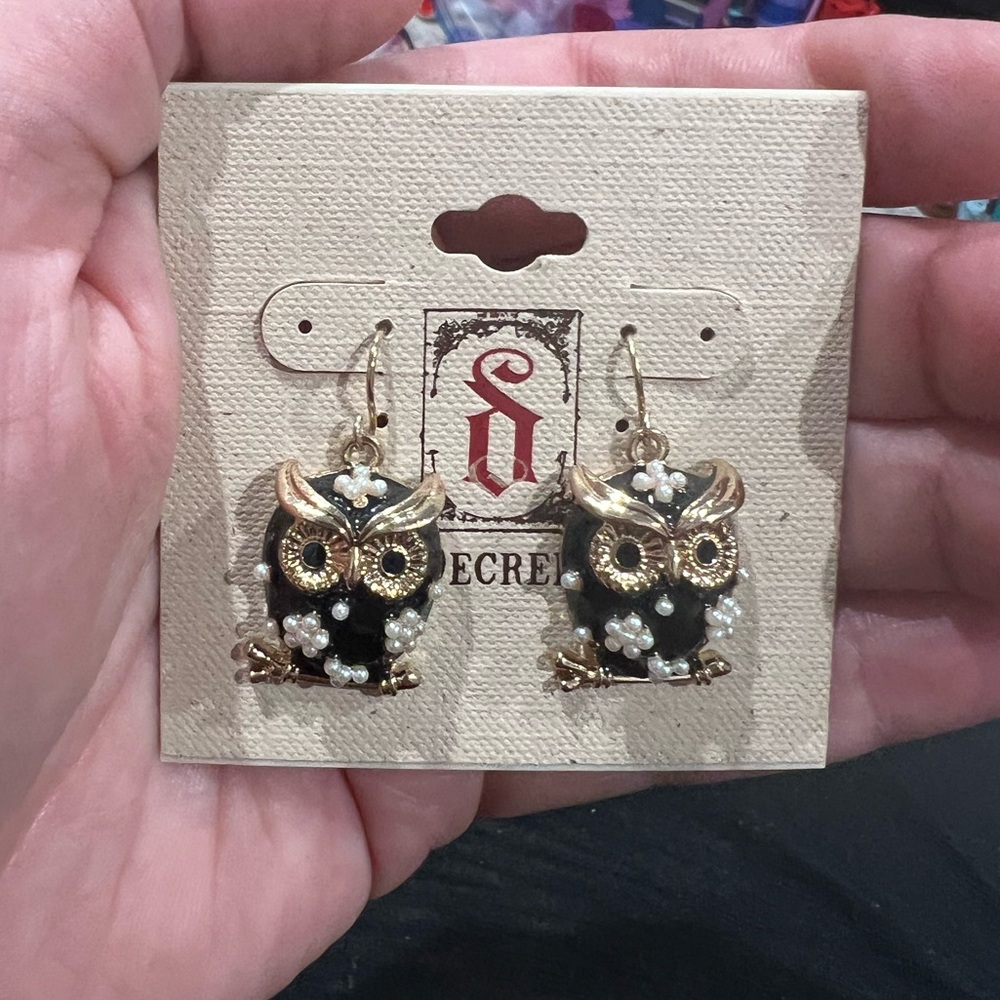 NWT Decree Owl Earrings